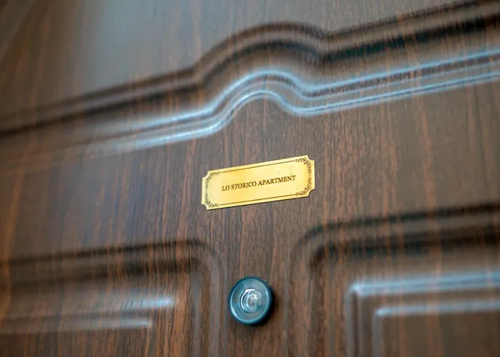 Lo Storico Apartment *